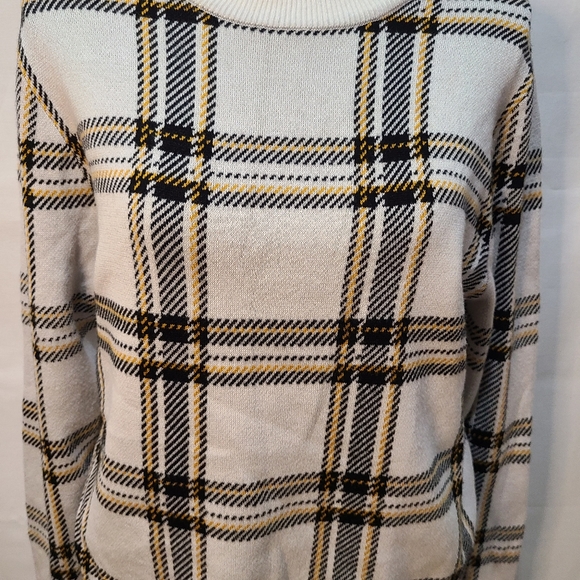 United States White Plaid Sweater - Picture 2 of 6